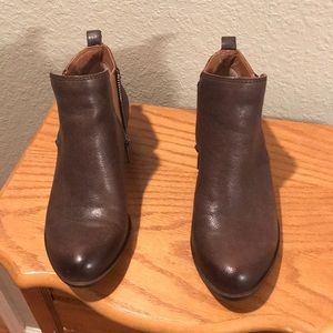 lucky brand booties never worn